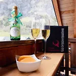 Regenbogen Mit Indoorrutschbahn *