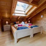 Regenbogen Mit Indoorrutschbahn Leukerbad