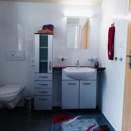 Regenbogen Mit Indoorrutschbahn