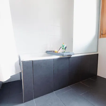 Apartment Regenbogen Familienapartment Mit Indoor-rutschbahn & Spieloase An Der Fussgaengerzone *