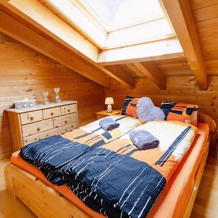 Regenbogen Familienapartment Mit Indoor-rutschbahn & Spieloase An Der Fussgaengerzone Apartment *