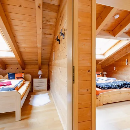 Regenbogen Familienapartment Mit Indoor-rutschbahn & Spieloase An Der Fussgaengerzone Leukerbad