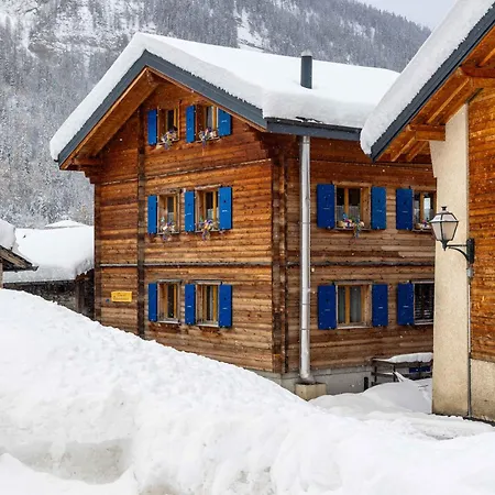 Regenbogen Familienapartment Mit Indoor-rutschbahn & Spieloase An Der Fussgaengerzone Apartment Leukerbad