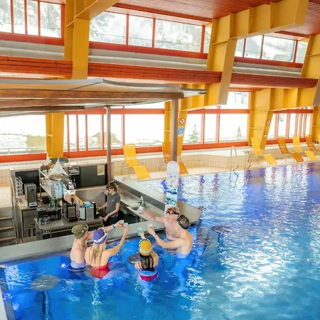 Regenbogen Familienapartment Mit Indoor-rutschbahn & Spieloase An Der Fussgaengerzone Apartment Leukerbad