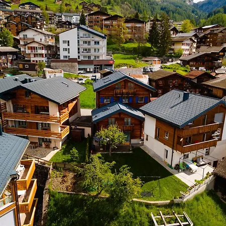 Regenbogen Familienapartment Mit Indoor-rutschbahn & Spieloase An Der Fussgaengerzone Apartment Leukerbad