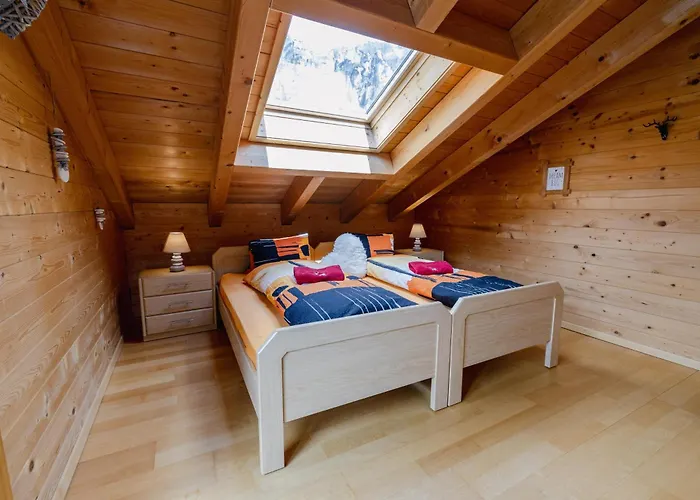 Regenbogen Mit Indoorrutschbahn 洛伊克巴德