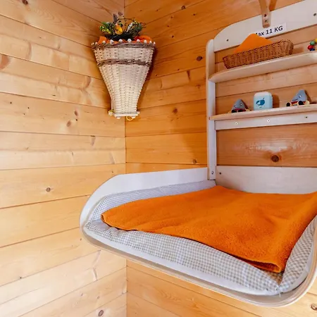 Chalet Regenbogen Leukerbad Familienapartment Mit Indoor-Rutschbahn & Spieloase An Der Fussgaengerzone لوكباد